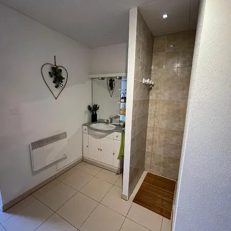 Feriehus Charmant Logement Avec Piscine Et Jacuzzi *