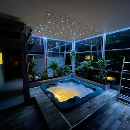 Feriehus Charmant Logement Avec Piscine Et Jacuzzi