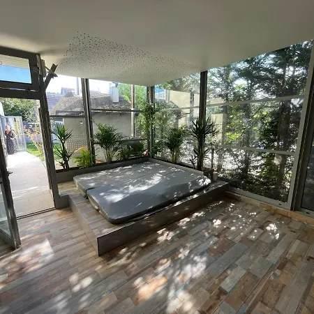 Charmant Logement Avec Piscine Et Jacuzzi Feriehus *