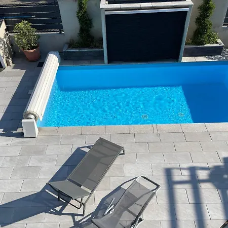 Feriehus Charmant Logement Avec Piscine Et Jacuzzi